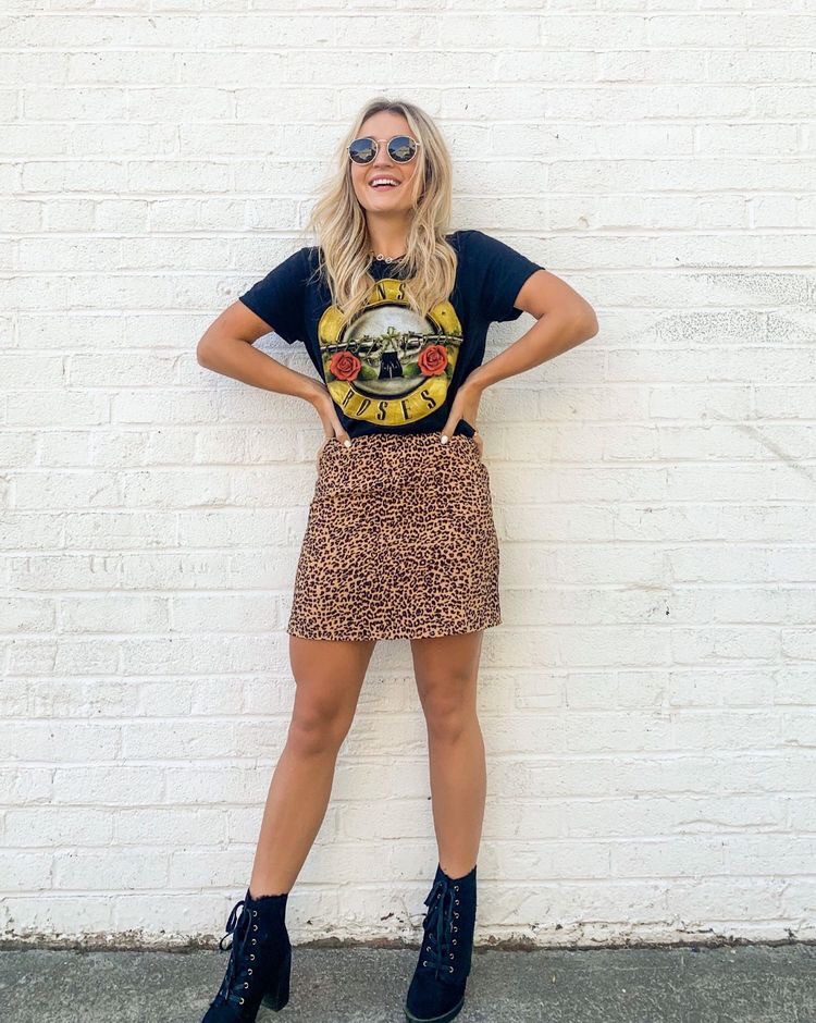 cute outfit with vintage t-shirt 